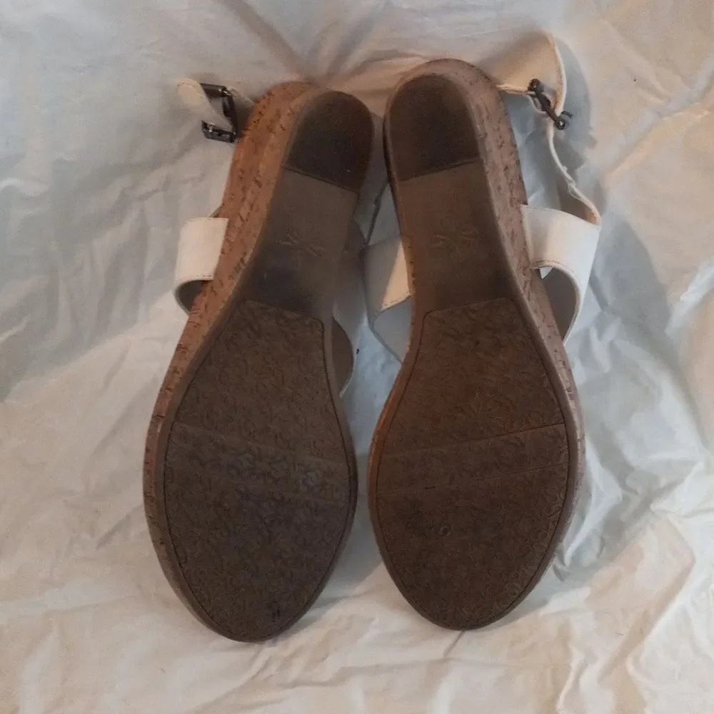Simply Vera Wang Betty Sandals Size 9